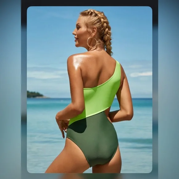 ColourBlock One-Piece - Picture 5 of 9